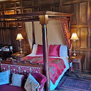 Braithwaite Hall Bed & Breakfast